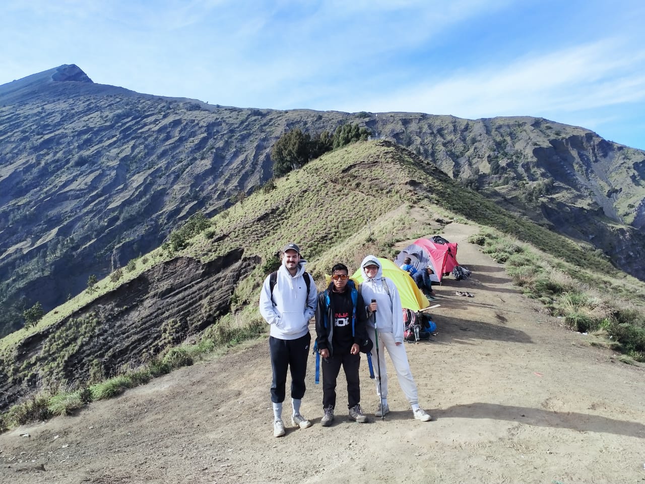 view from pelawangan sembalun